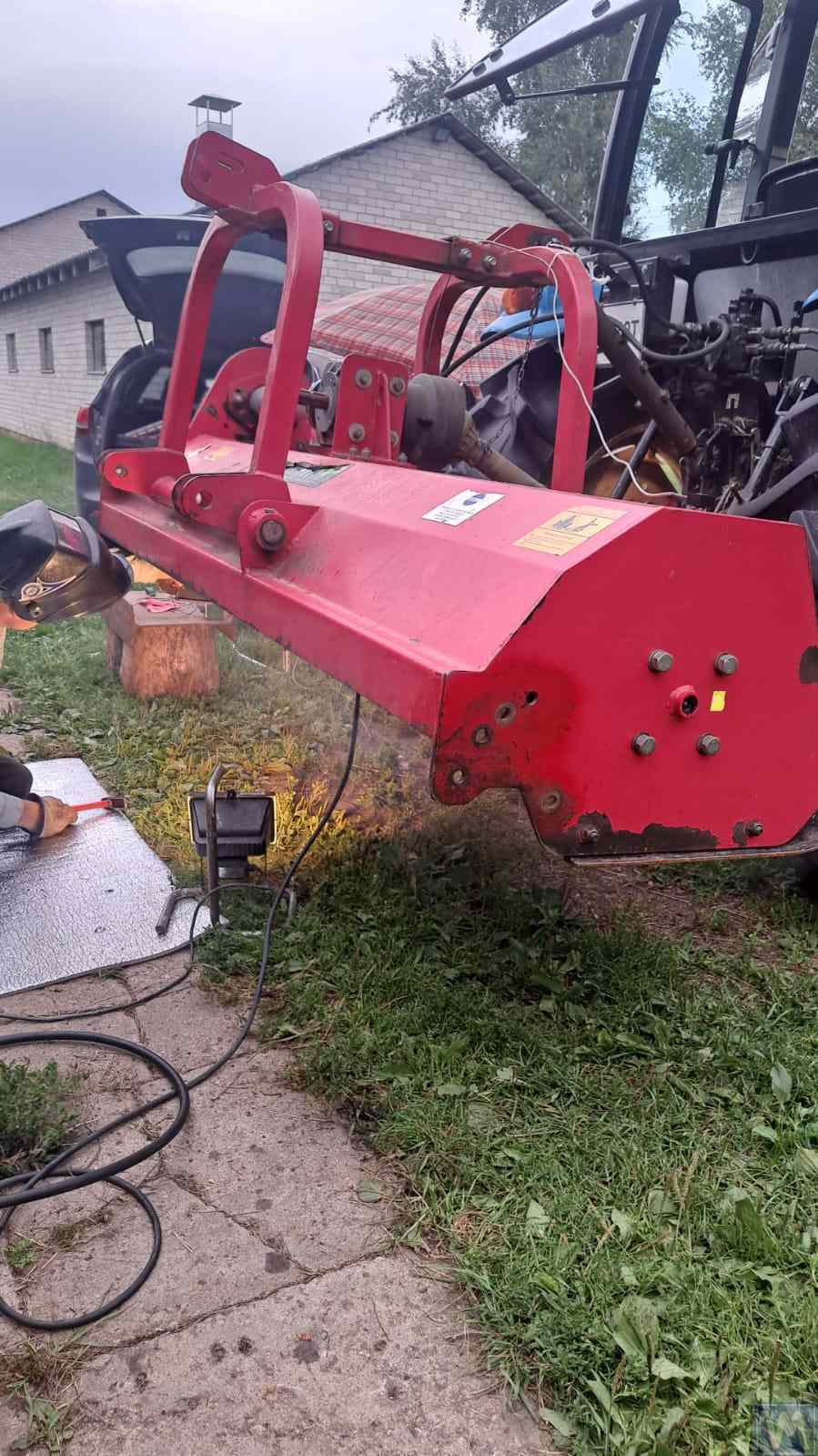 Vibromera inžinierius mulčerio balansavimo metu